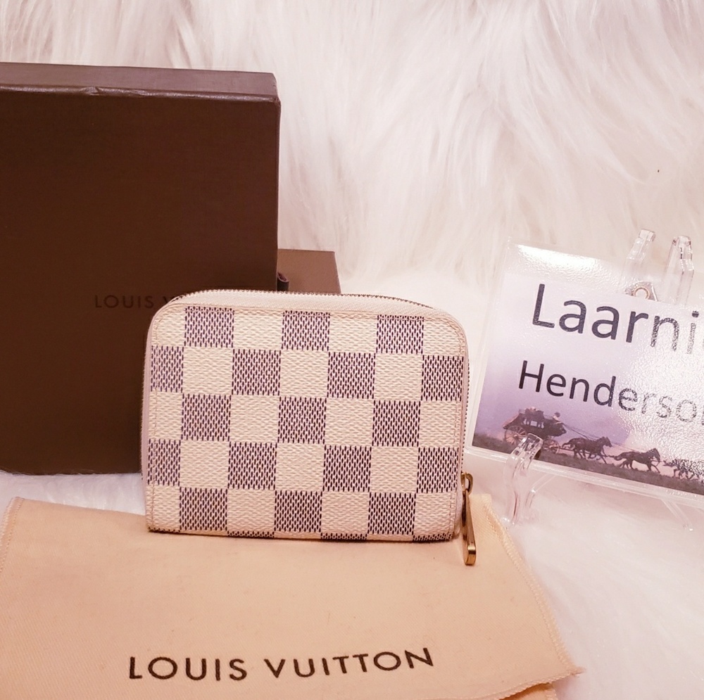🌹SOLD🌹Authentic Louis Vuitton Zippy Coin Purse